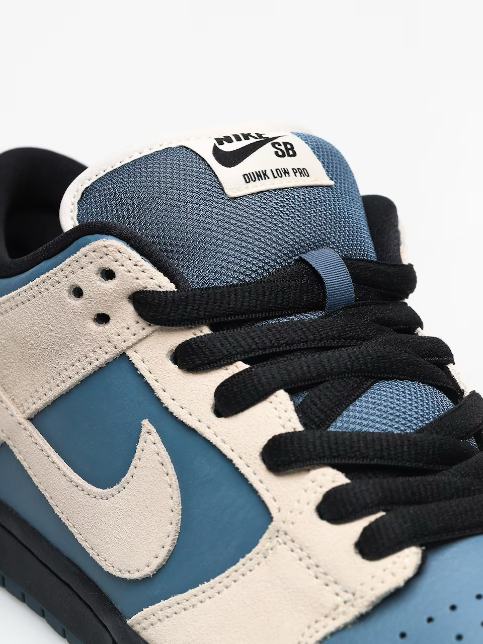 Nike SB Dunk Low Light Cream Thunderstorm