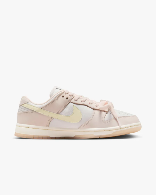 Nike Dunk Low Premium