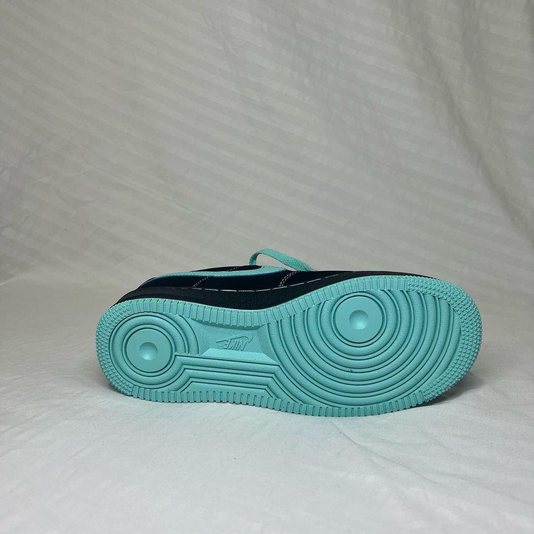 Nike Air Force 1 Tiffany Blue