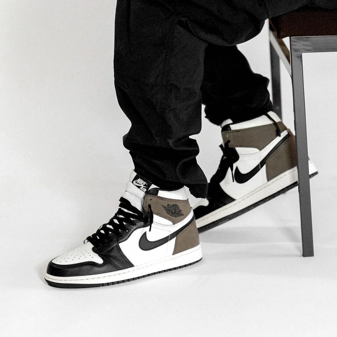 Nike Air Jordan 1 Retro High Dark Mocha