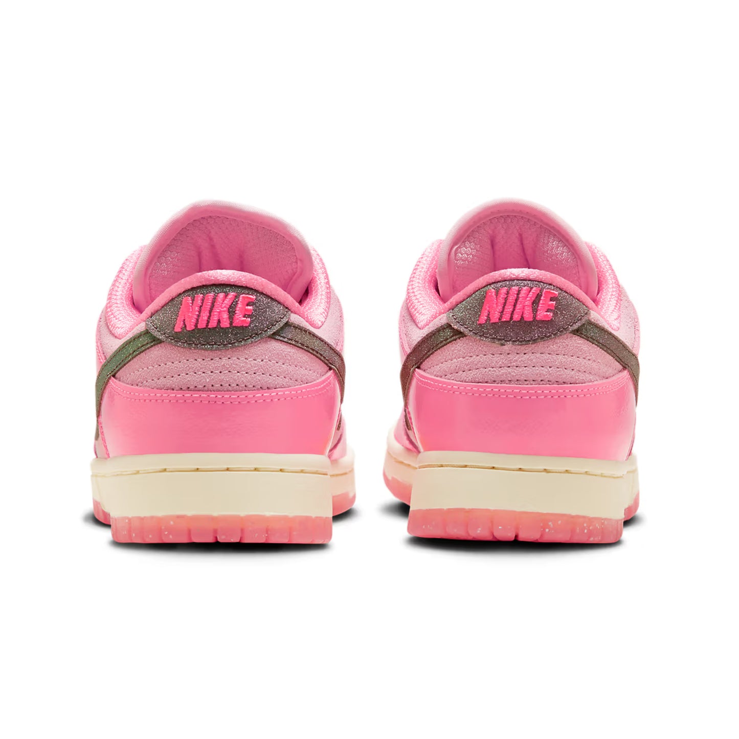 Nike Dunk Low LX Barbie