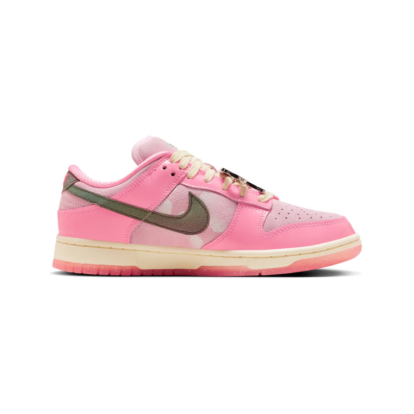 Nike Dunk Low LX Barbie