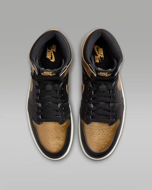 Air Jordan 1 Retro High OG ‘Black & Gold