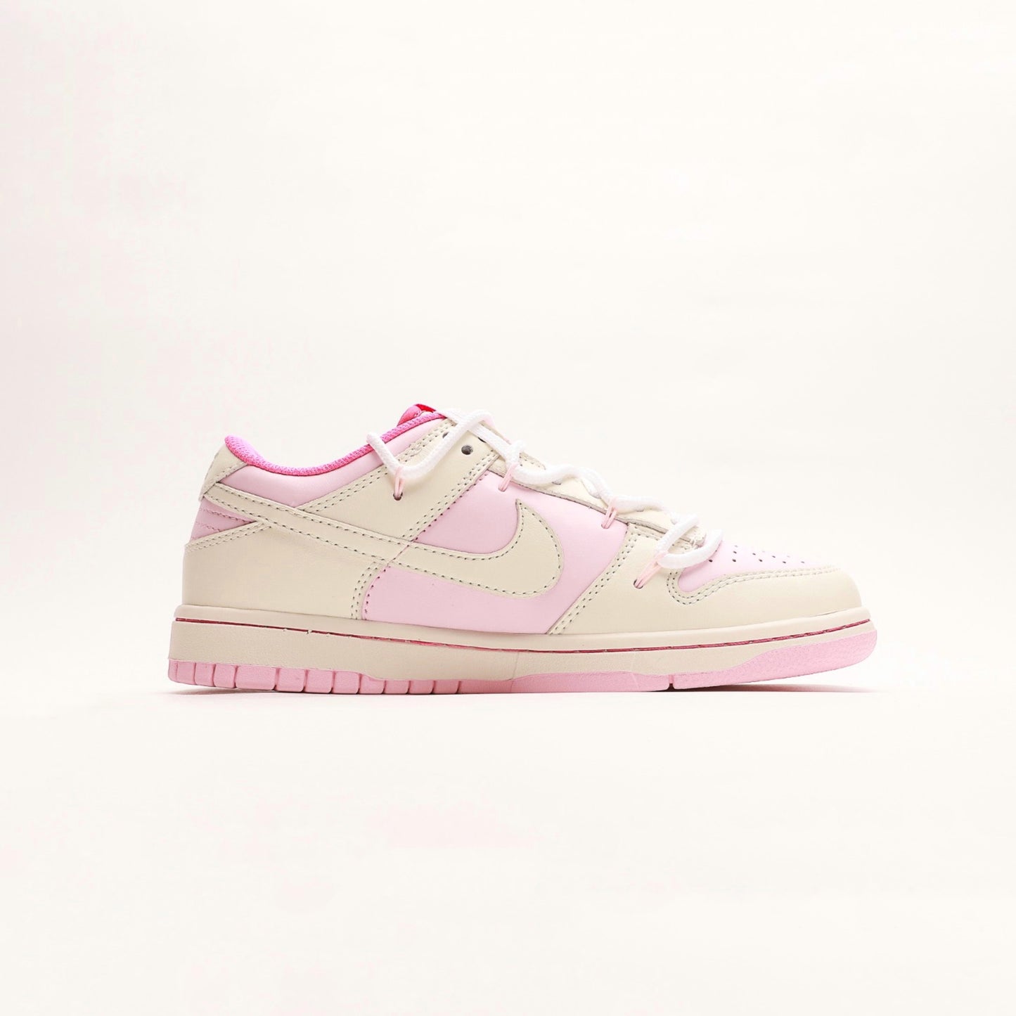 Nike Dunk Low GS Triple Pink