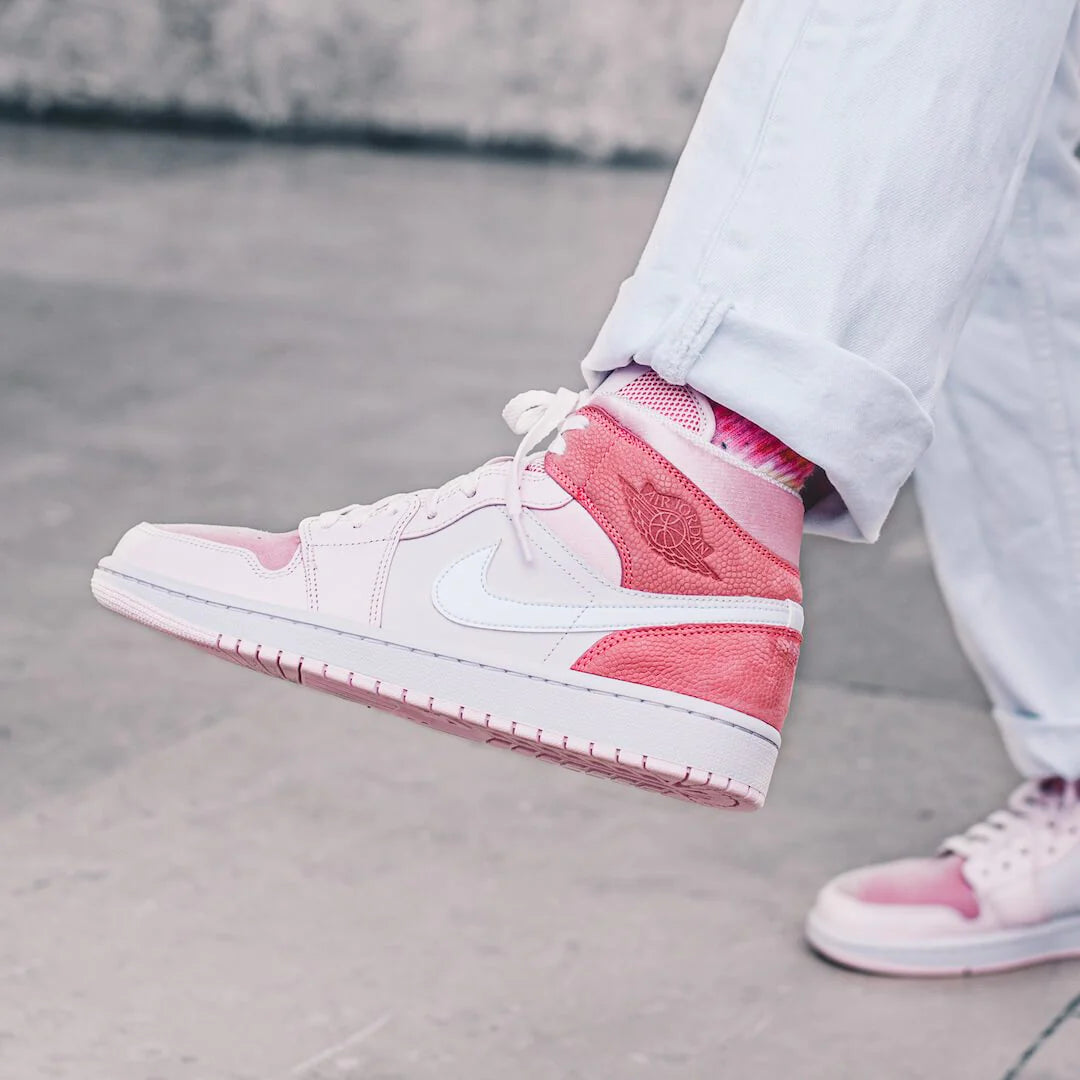 Nike Air Jordan 1 Mid Digital Pink