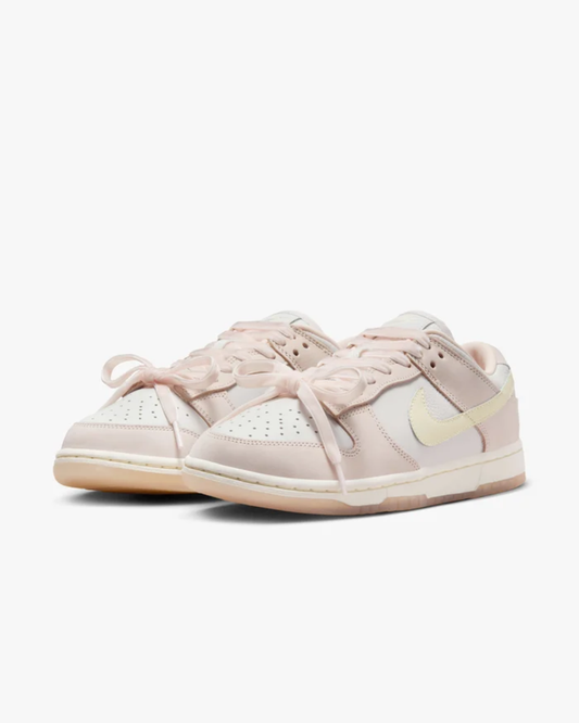 Nike Dunk Low Premium