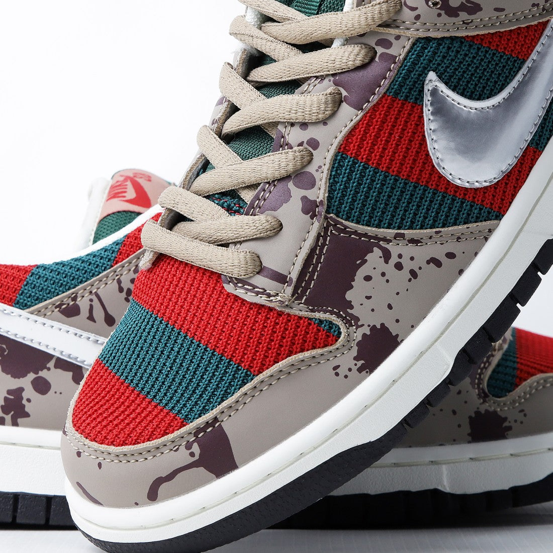 Nike SB Dunk Low Freddy Krueger