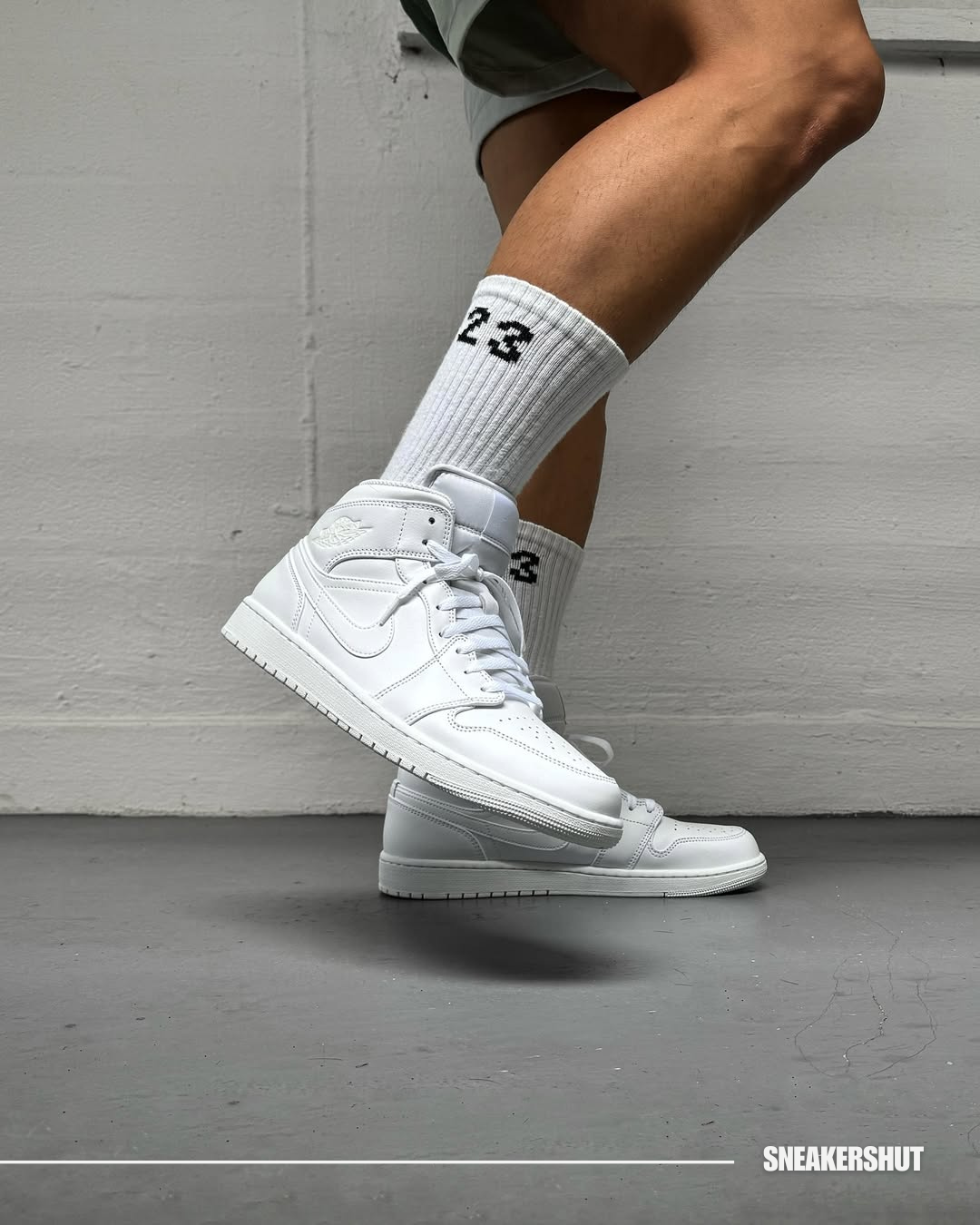 Nike Air Jordan 1 Triple White