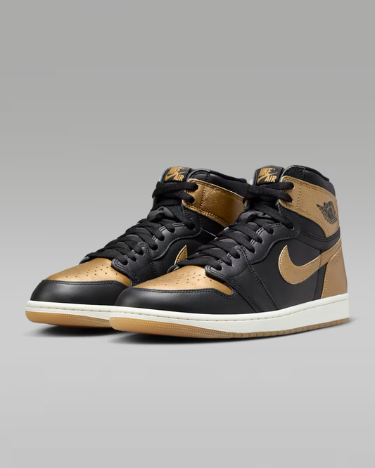 Air Jordan 1 Retro High OG ‘Black & Gold