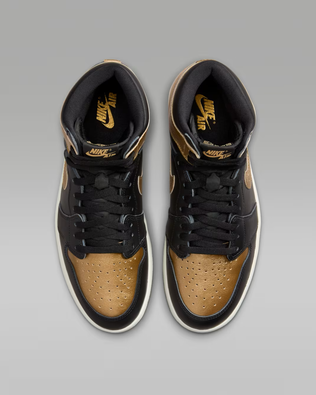Air Jordan 1 Retro High OG ‘Black & Gold