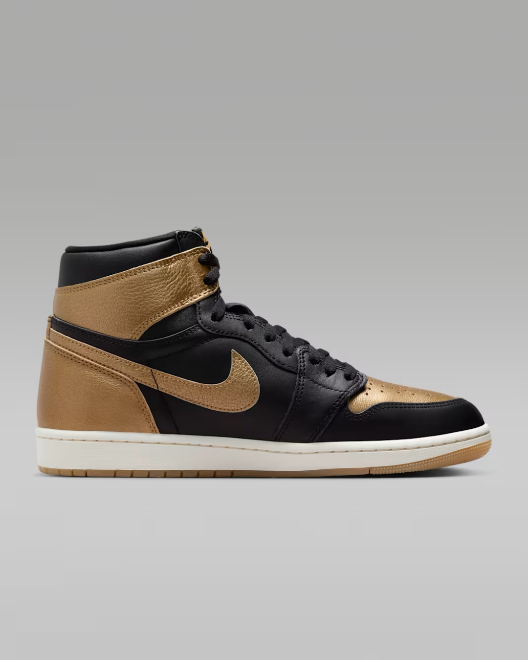 Air Jordan 1 Retro High OG ‘Black & Gold