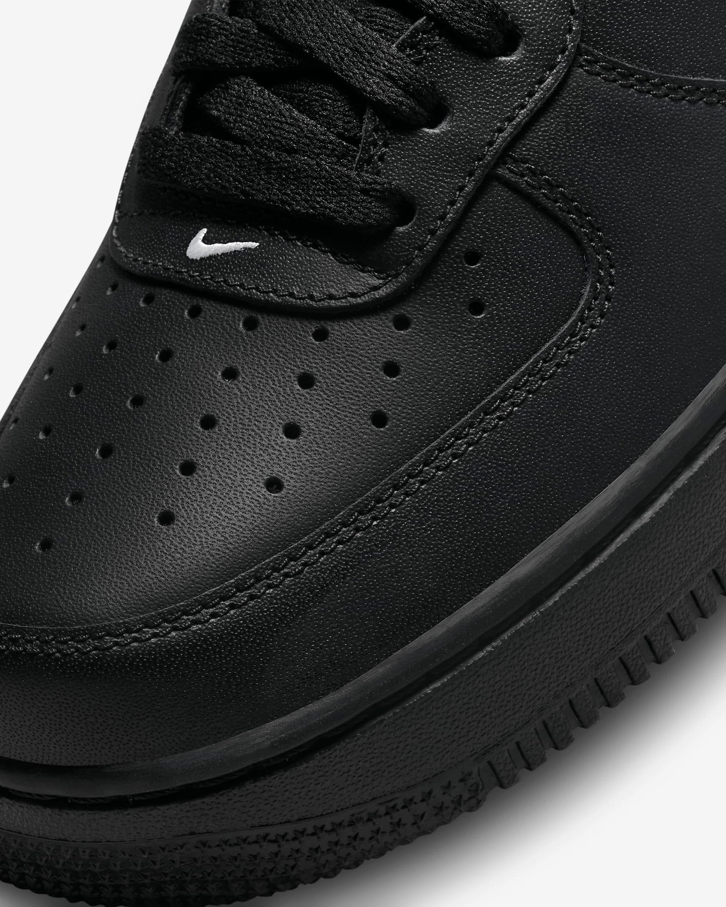 Nike Air Force 1 Low Black & White